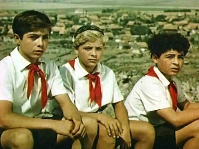 Кадр из фильма "Тайна горного озера" (1954)