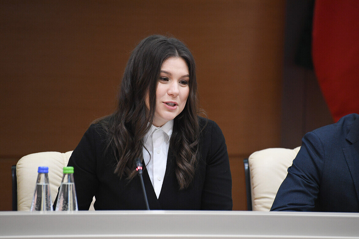 Талия Минуллина: «Для участия в Международном экономическом форуме «Россия — Исламский мир: KazanForum — 2023» зарегистрировались более 15 тысяч участников из 84 регионов России и 85 зарубежных стран». Фото: prav.tatarstan.ru