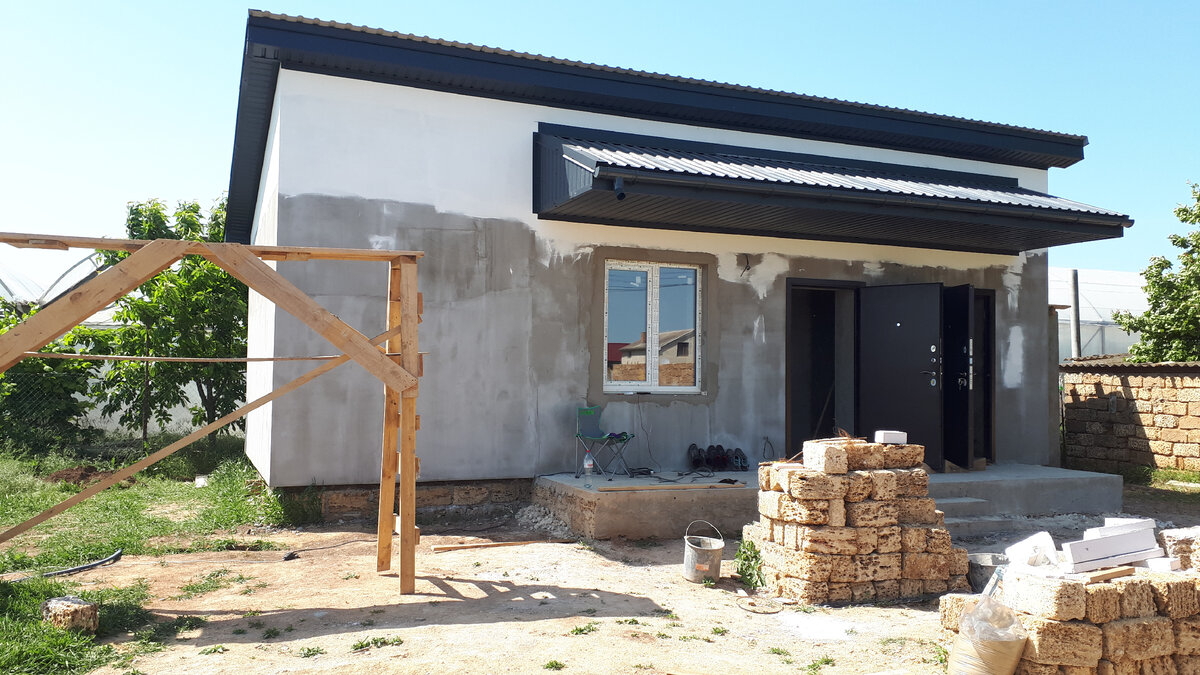 На сегодняшний день домик выглядит так.