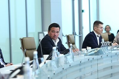    Губернатор Подмосковья Андрей Воробьев на совещании с руководящим составом правительства Московской области и главами городских округов © Антон Чернов, «Подмосковье Сегодня»