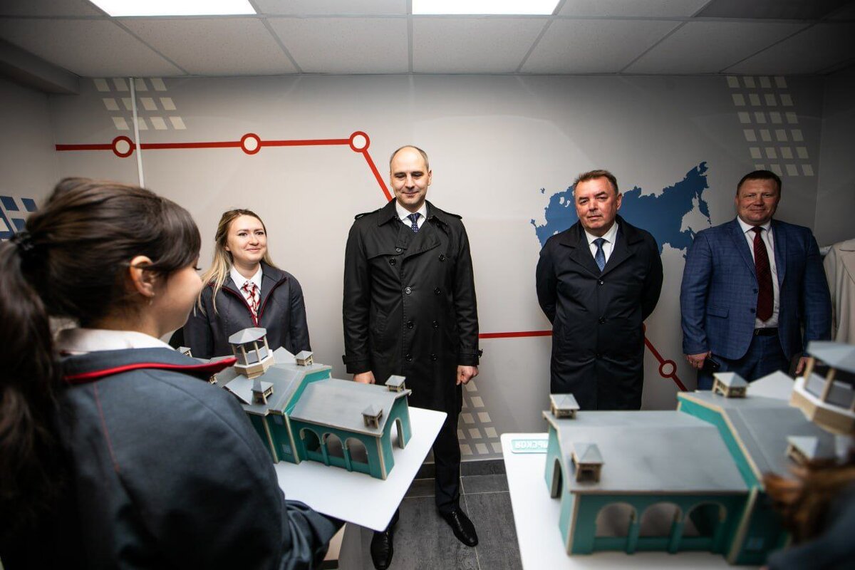    Реконструкция станции Комсомольская в Оренбурге началась со старой картины Белов Михаил Александрович