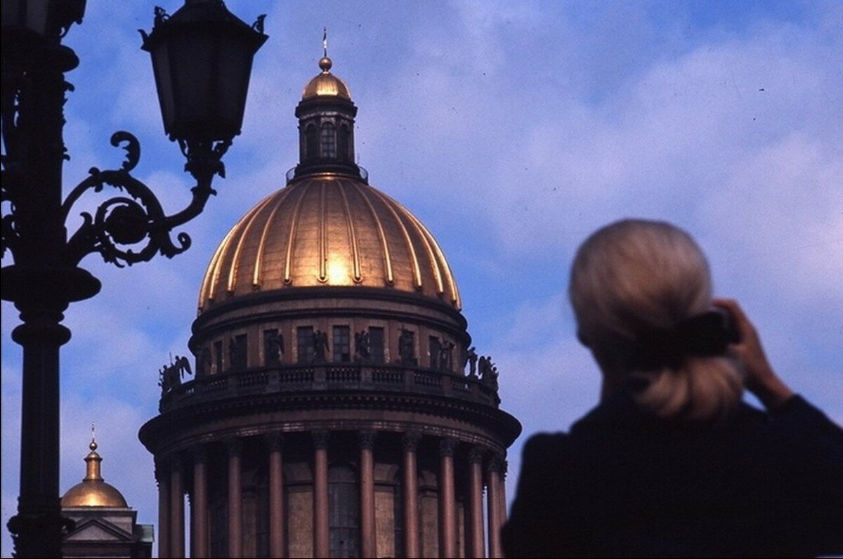 Исаакиевский собор вид с невы. Адмиралтейство и петропавловская крепость. Видение в петербурге. Исаакиевский собор атланты. Однажды в питере.