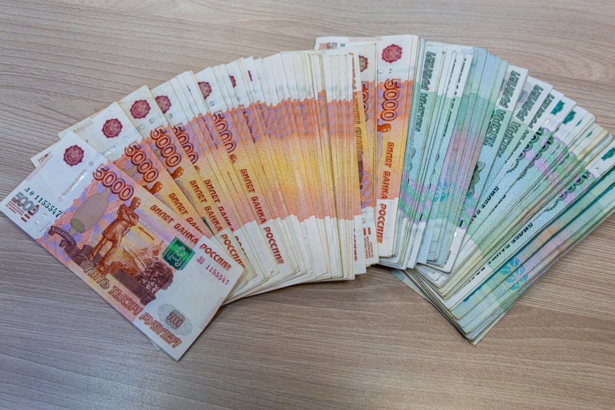    750 тысяч выплатит петербуржец за попытку дачи взятки полицейскому в Пскове
