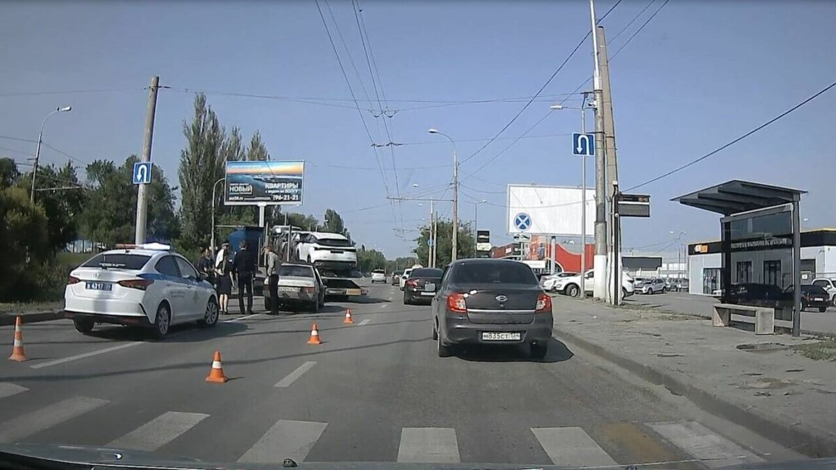 Видео: ВАЗ въехал в автовоз с китайскими машинами в Волгограде |  НовостиВолгограда.ру | Дзен