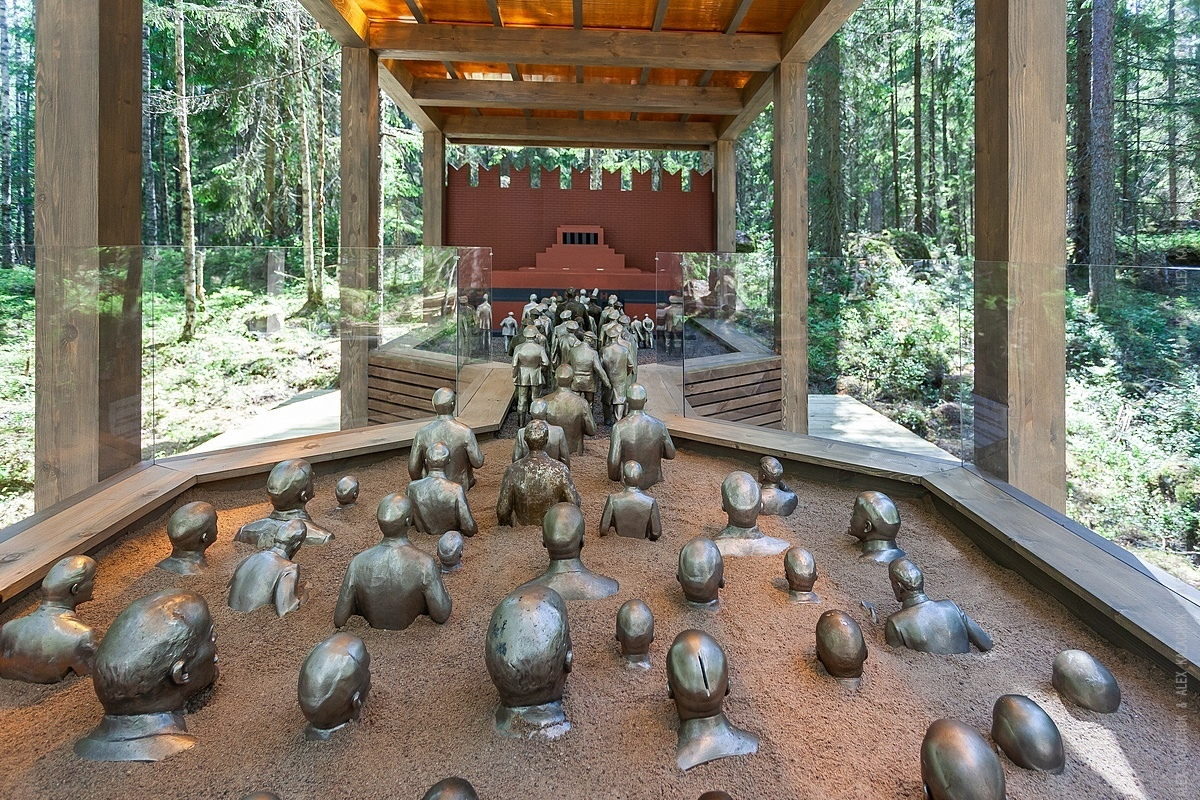 На Трын-тропе можно встретить неожиданные арт-объекты. Источник: https://dzen.ru/a/XiU7nhqGCACsRC0e