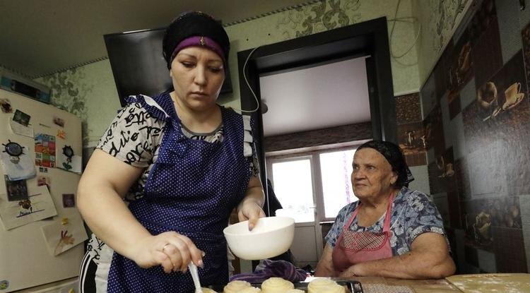 Елена Мельникова за один день выпекает 280 булочекФото: Вадим Заблоцкий