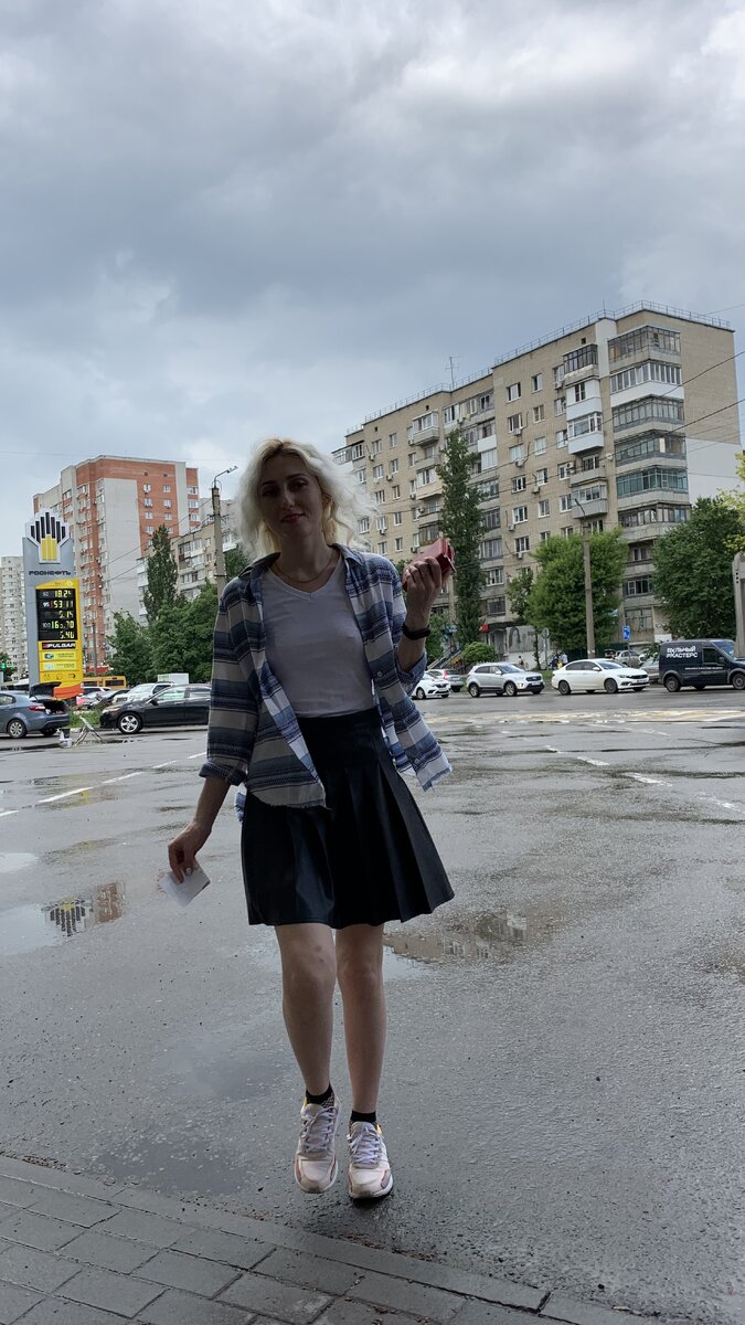 Счастливая Алёна, что покормила своего коня!