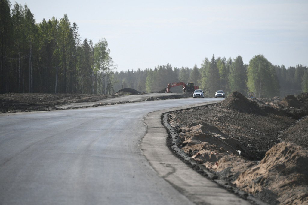 Реконструкция автомобильных дорог. Карелия дорога. Суоярви дорога. Дорожные работы на трассе.