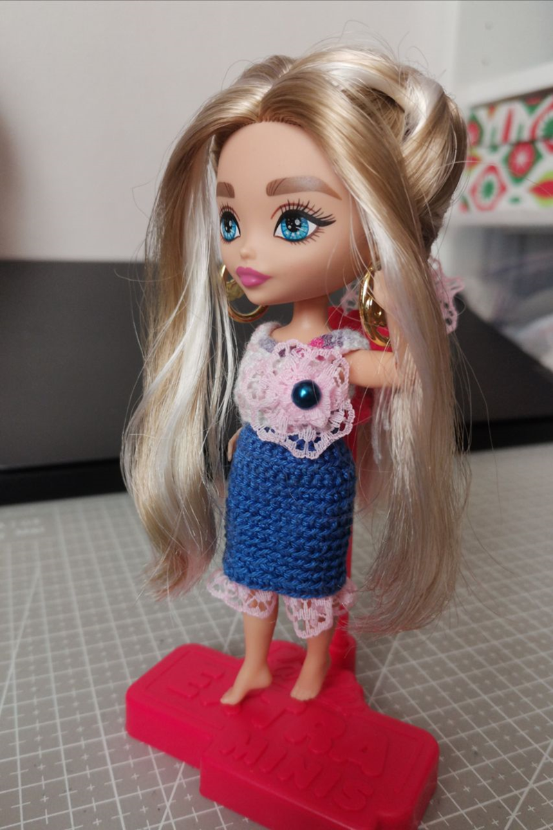 Barbie Extra Minis вязаный костюм