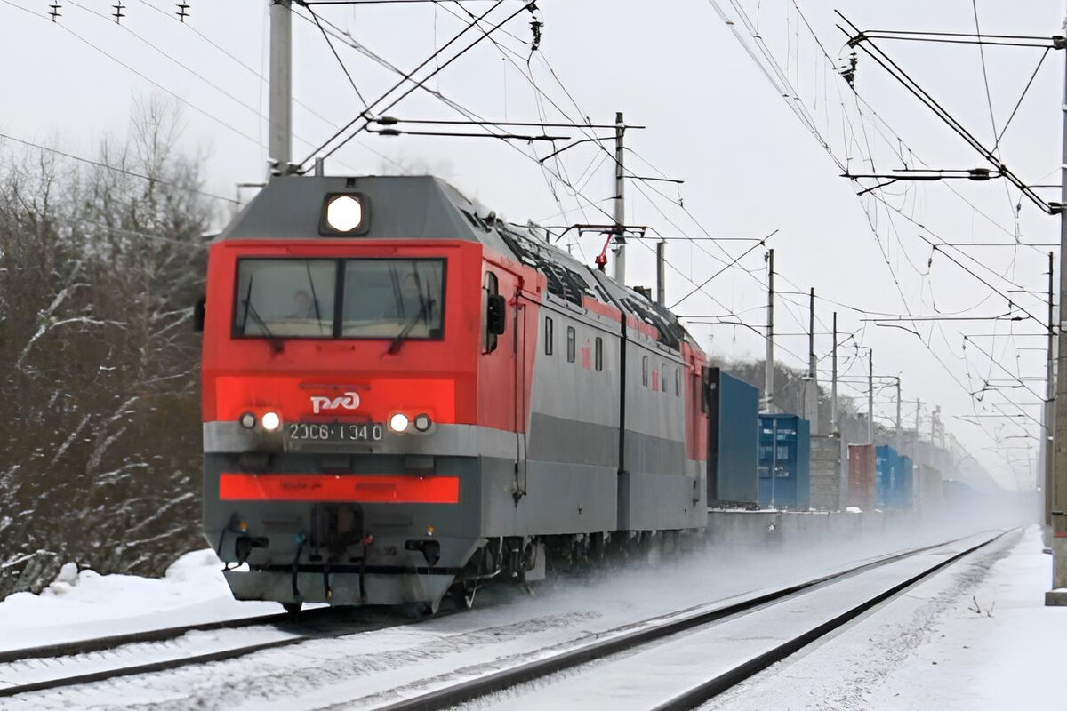 Электровоз 2ЭС6-1340 "Синара" с контейнерным поездом. 