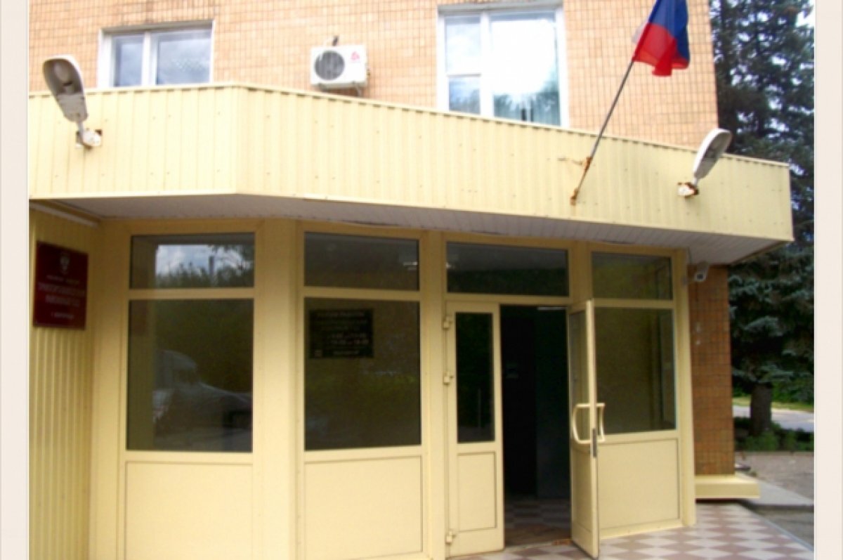    В Волгограде суд наказал мэрию за упавшую в дренажный колодец девочку