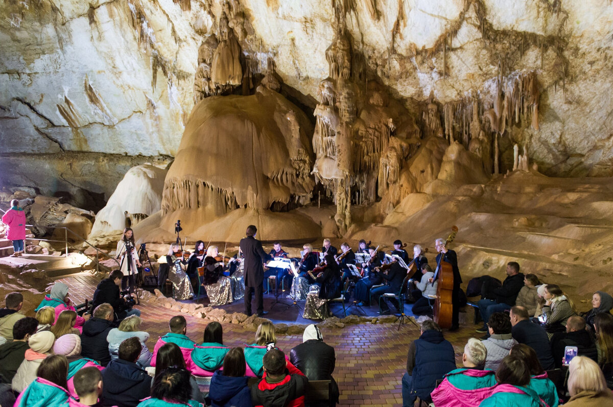 Концерт «Звуковой сплав» в Мраморной пещере // Фото со страницы Крымской филармонии в ВКонтакте