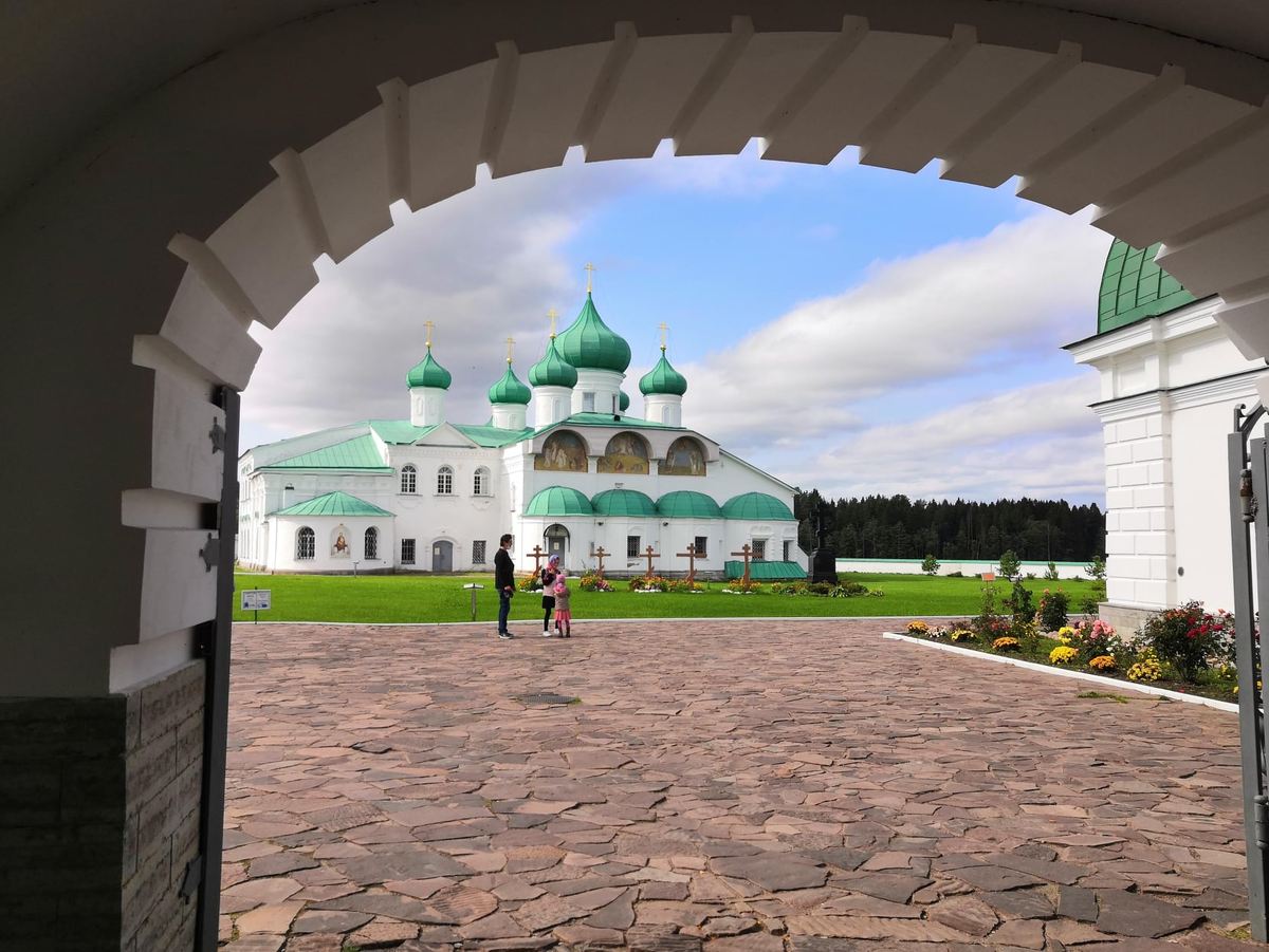 Родина Балтийского флота и корабля, открывшего Антарктиду. Побываем в городе Лод
