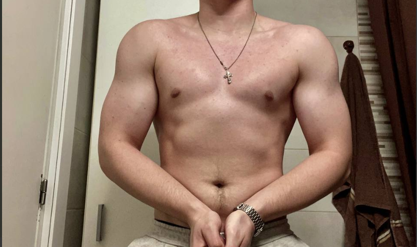 Тренируюсь, но правая грудная мышца намного меньше левой