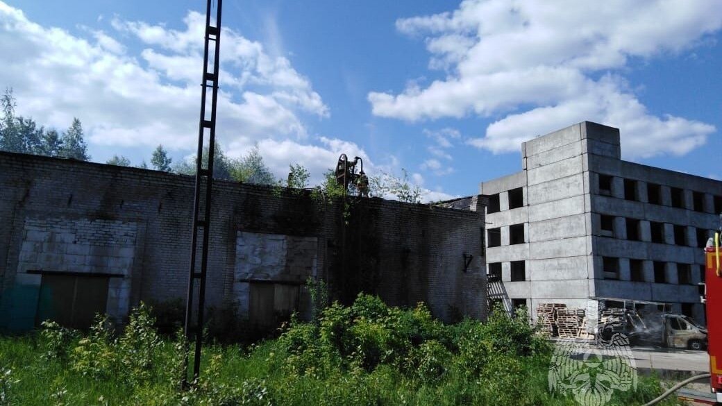     Пожар, вспыхнувший на территории завода «Красная Этна» в Нижнем Новгороде, полностью ликвидировали. Такой новостью поделились сотрудники регионального ГУ МЧС.