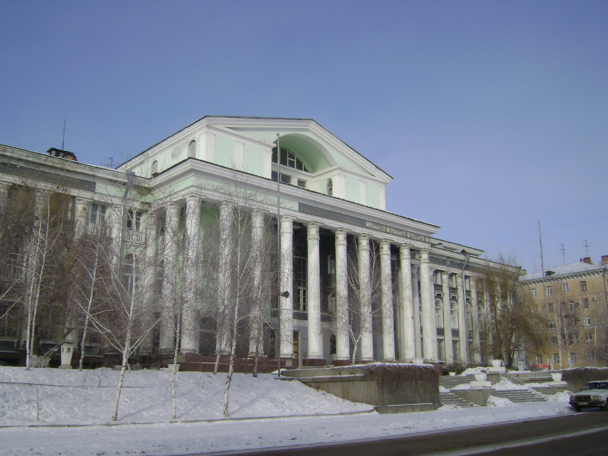 ДК Ленина. Фото 2008 года