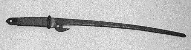 1. Кованый кабутовари с рукояткой, обмотанной шнуром для лучшего захвата