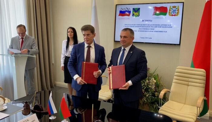 Пресс-служба правительства Приморского края. Документы подписаны - впереди совместная работа