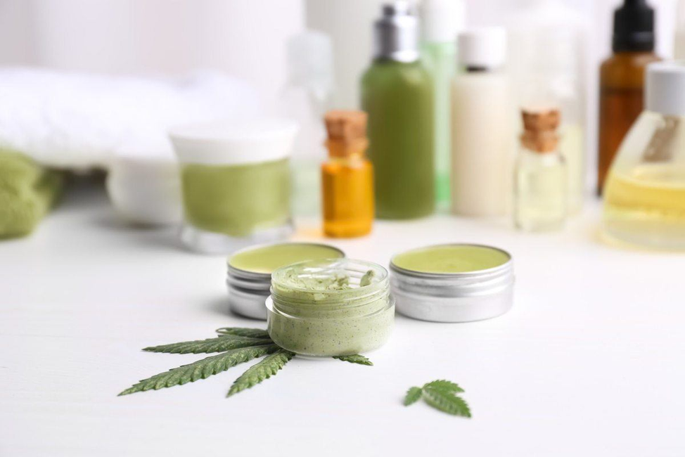 Cosmetics ingredient. Крем Cannabis CBD. Косметика. Натуральная уходовая косметика. Зеленая косметика.