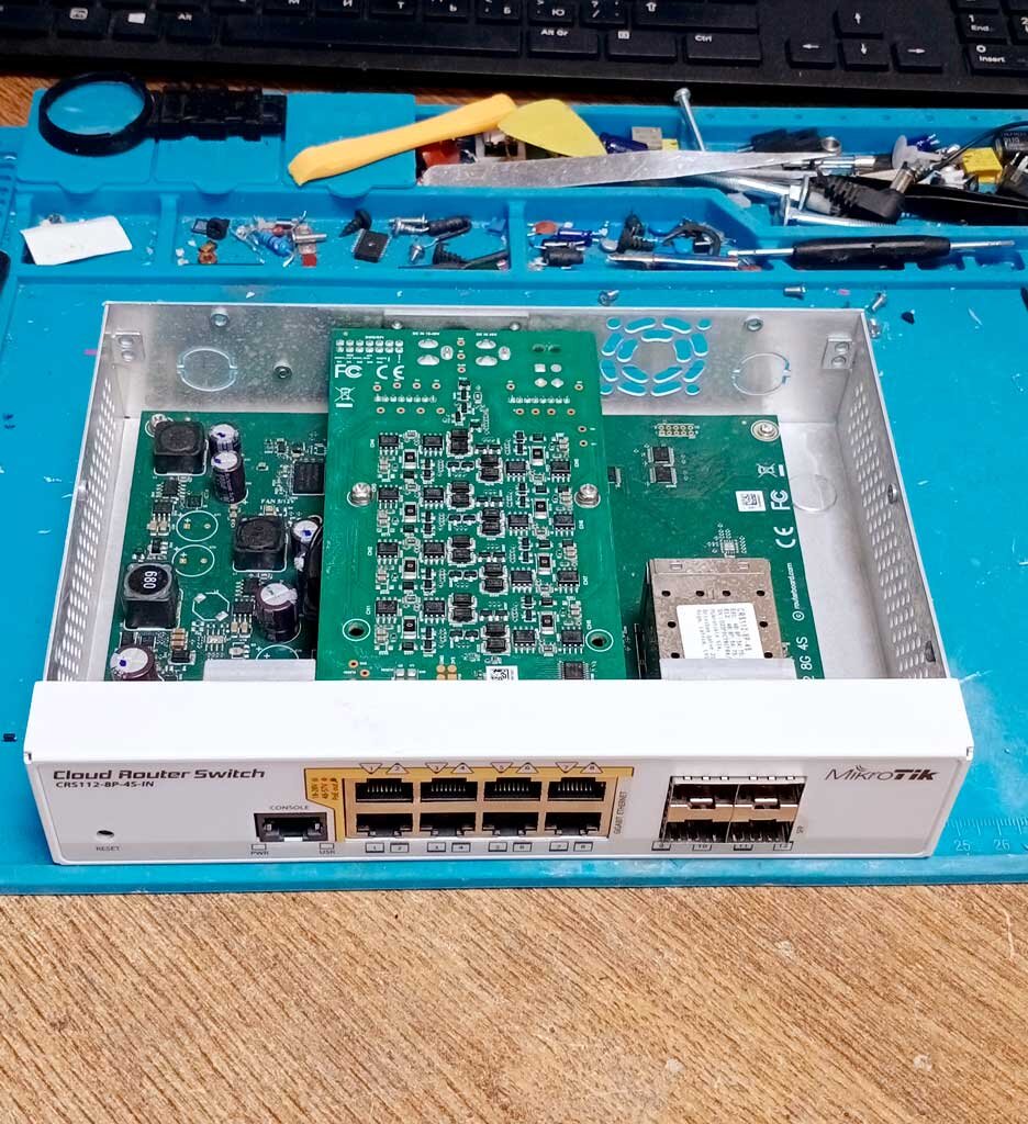 Более полное изображение коммутатора