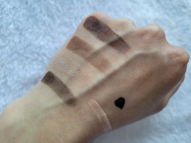 Используемые оттенки теней, консилер, лайнер