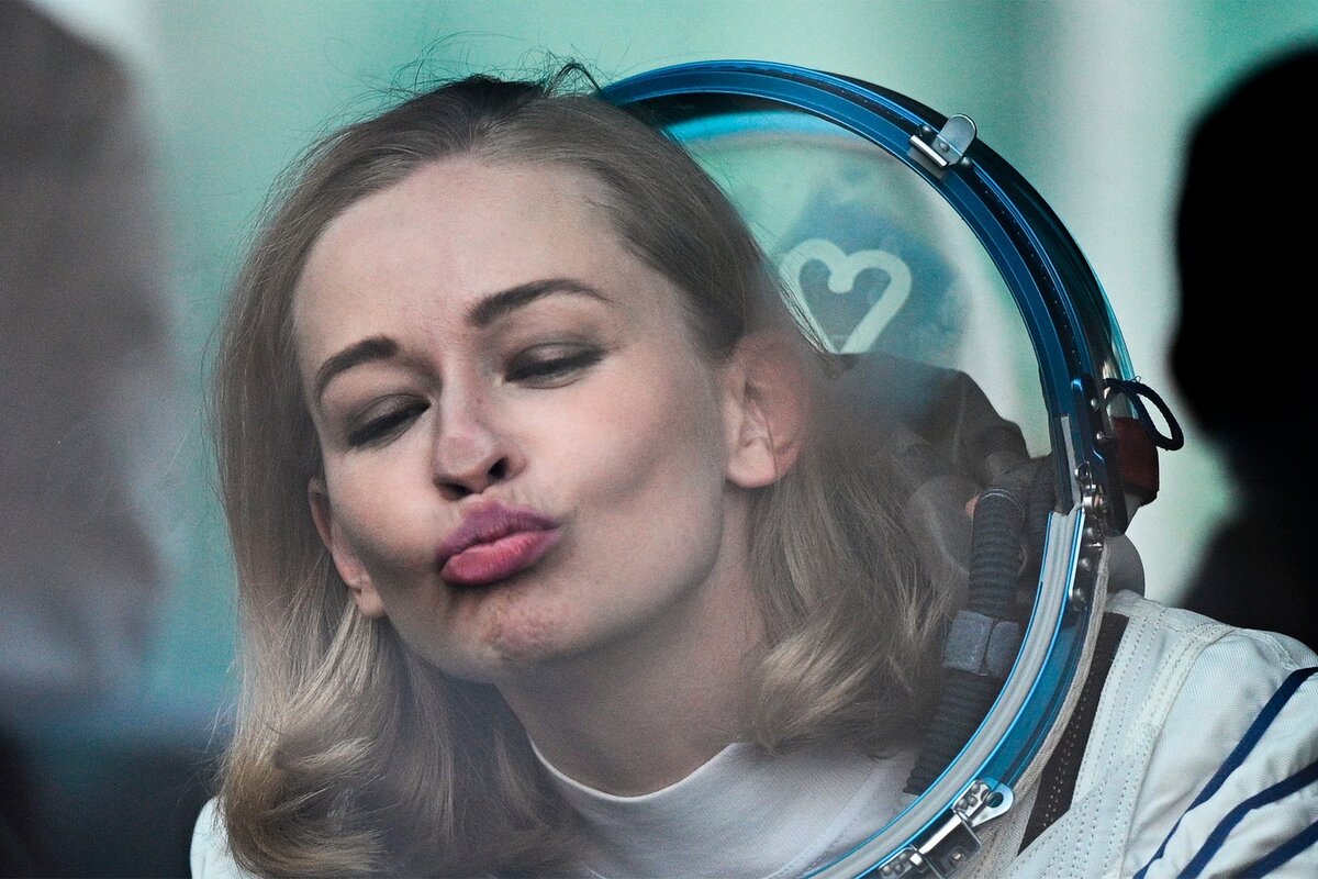 Фото актрисы с булочками и котлетами не буду публиковать. Иначе получится скрытая реклама. Фото Яндекс.Картинки. 