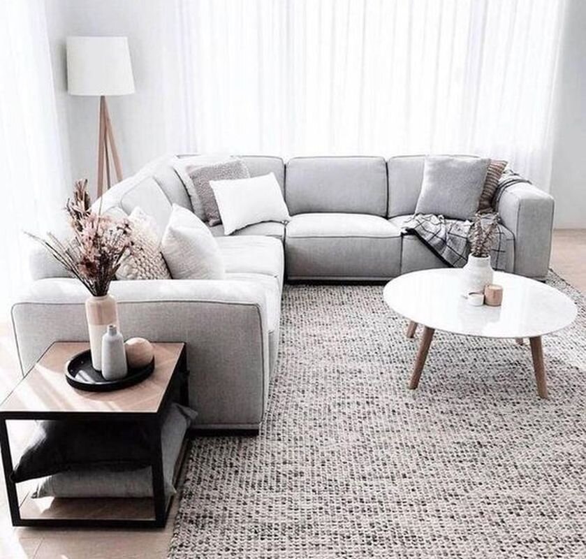 Небольшая современная гостиная. Фото 1.