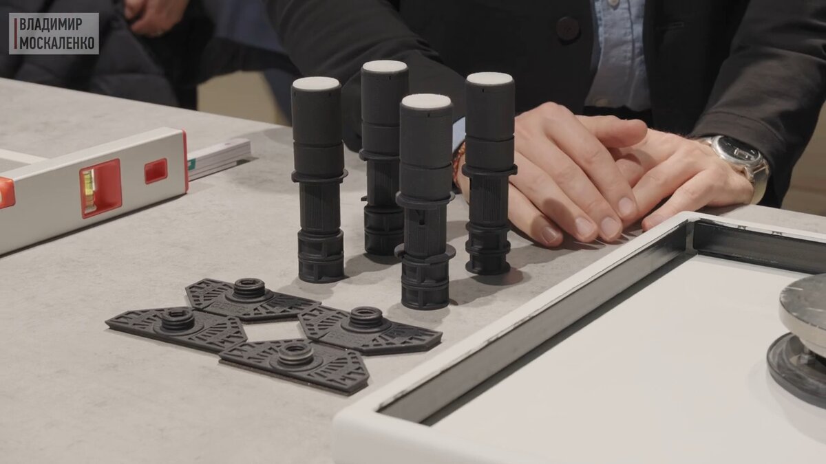 Cистема ножек для поддонов – BetteLevel, выставка ISH 2023, фото Владимир Москаленко