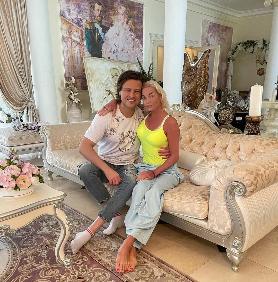 Анастасия с Прохором, соцсети