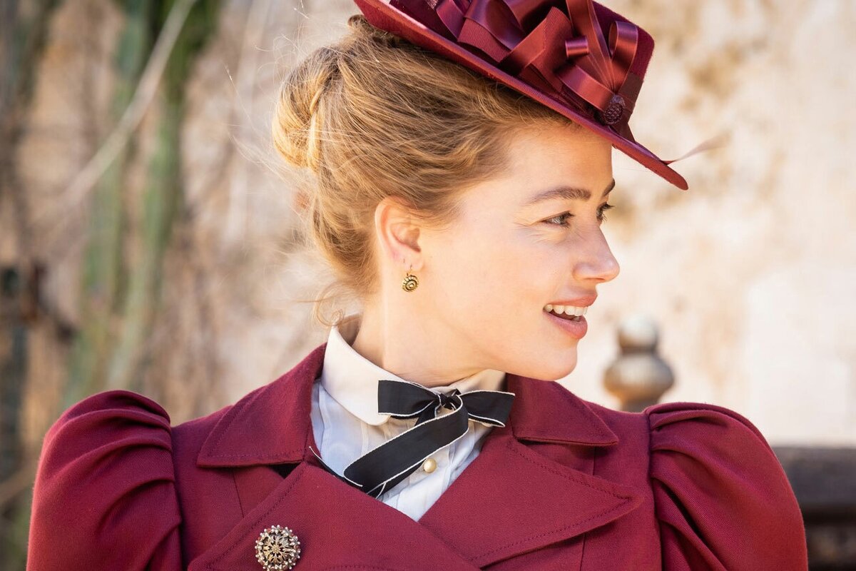    Появились новые кадры фильма «В огне» с Эмбер Херд (фото 2)