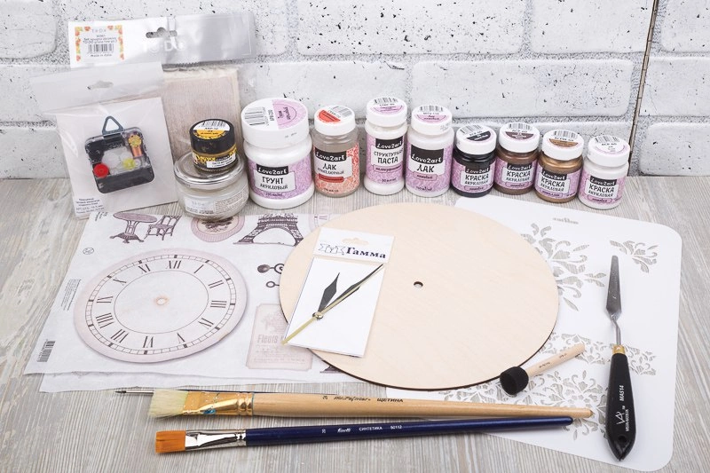 необязательно выбирать лаки и воски  именно этой фирмы, вам подойдут любые. Главное - соблюсти совместимость материалов, и выдержать композицию. 