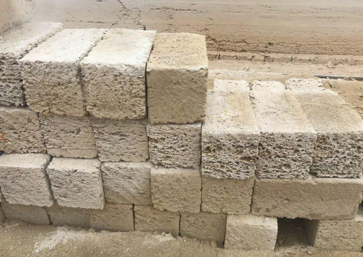 Кирпич из ракушечника. Ракушник. Кирпич из ракушечника. Крымский песчаник ракушечник. Ракушечник блоки.