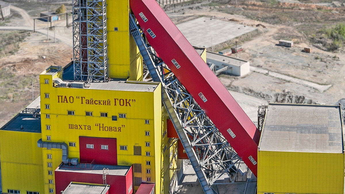 Реальные цвета тоже скучными не назовешь. 