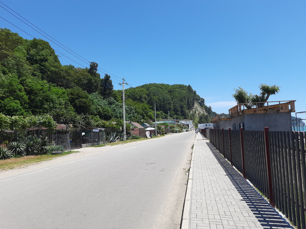 Дорога вдоль пляжа Рыбзавода