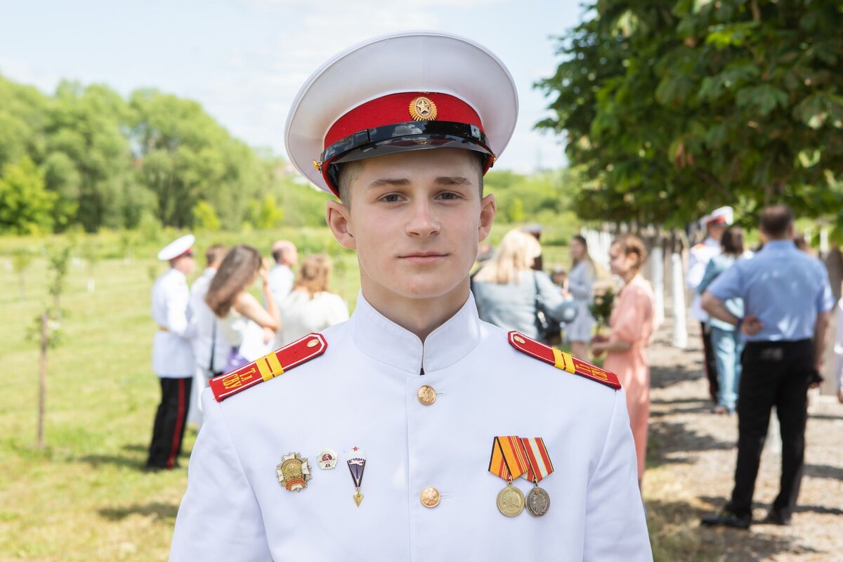 Тульское суворовское военное училище фото В Тульском суворовском военном училище в третий раз вручили аттестаты: репортаж 