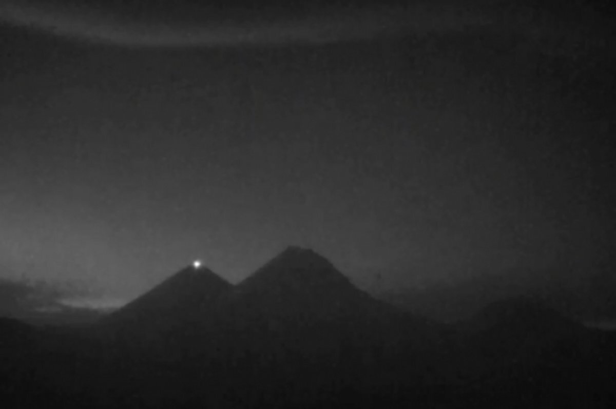    В Сети появились кадры извержения вулкана Ключевская сопка