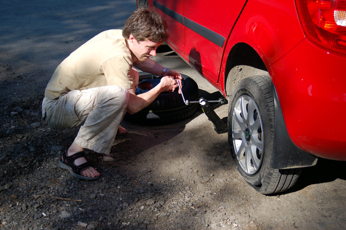 На тех мега-ямах оставил покрышку. Китайская реплика не пострадала