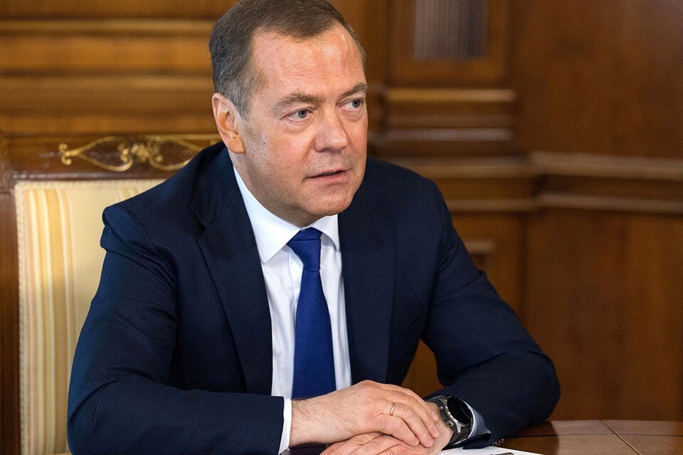    23 марта Дмитрий Медведев выложил в своем телеграм-канале ответы на вопросы журналистов и пользователей Вконтакте.  REUTERS