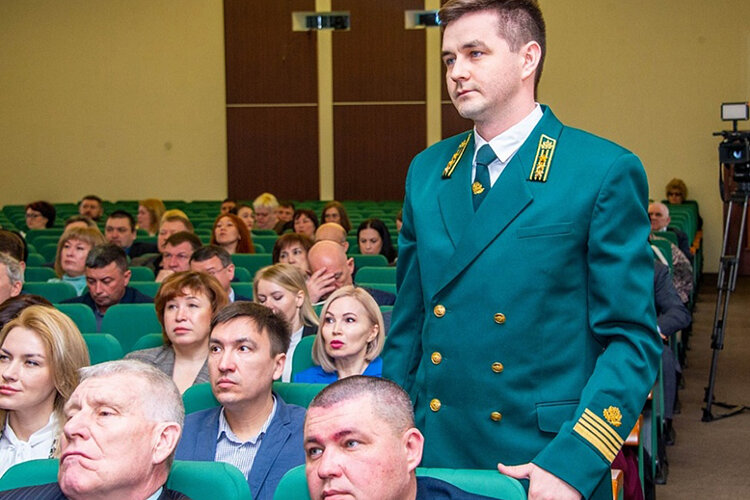    В Нижнекамске приказом министра лесного хозяйства Татарстана назначили нового руководителя в ГБУ «Нижнекамский лесхоз» — им стал Роман Федотов, ранее занимавший должность заместителя в организации Фото: e-nkama.ru