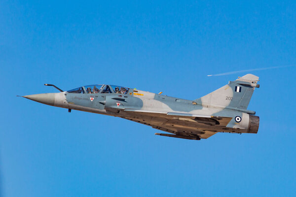 Истребитель Mirage 2000. Обложка © Getty Images / Nicolas Economou / NurPhoto