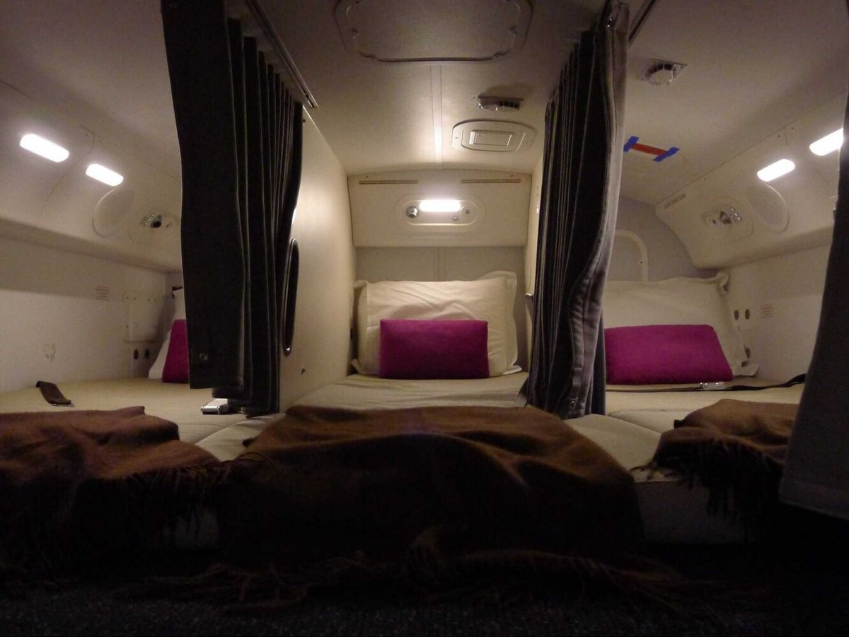 Боинг 777 спальное место экипажа