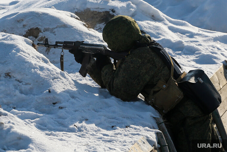    Россия за зиму укрепила позиции полевыми укреплениями, окопами и противотанковыми рвами