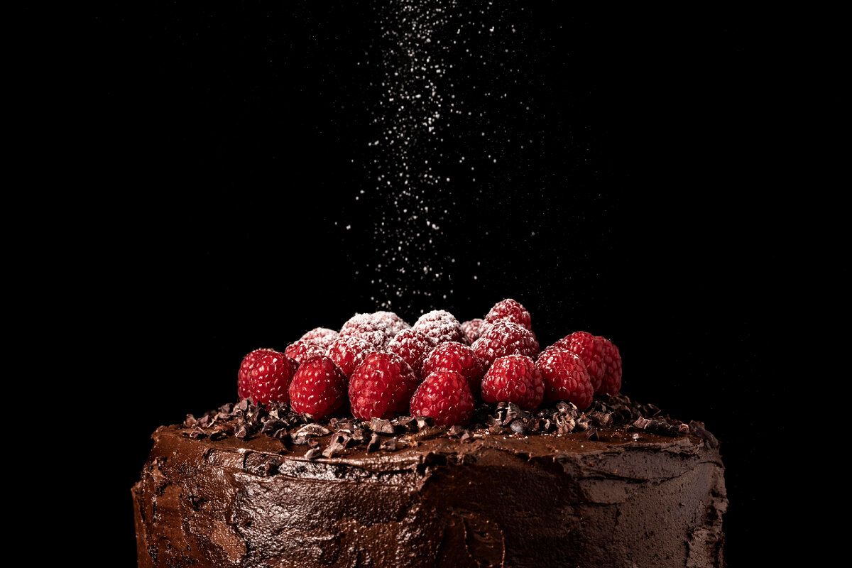 Изображение от <a href="https://ru.freepik.com/free-photo/close-up-view-of-chocolate-cake-concept_11106794.htm#query=%D1%82%D0%BE%D1%80%D1%82&position=5&from_view=search&track=sph">Freepik</a>