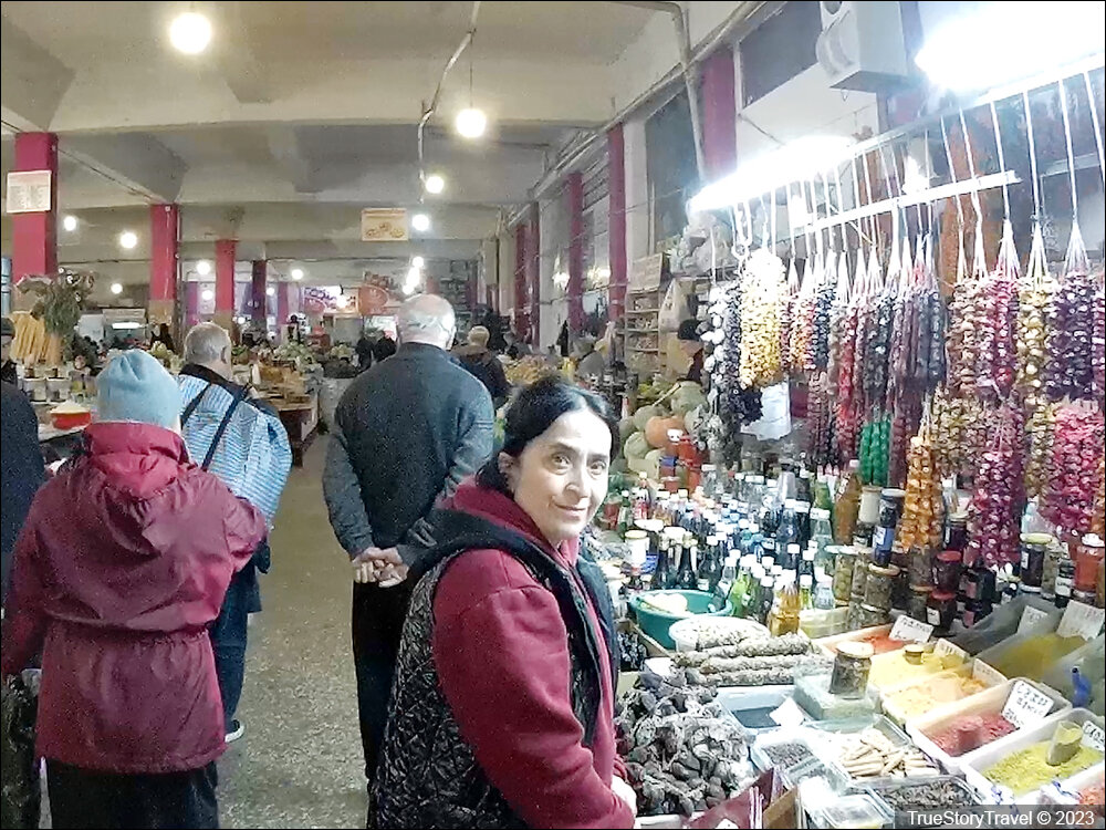 Грузия - Зашел на рынок. Что продают грузины? | TrueStory Travel | Дзен