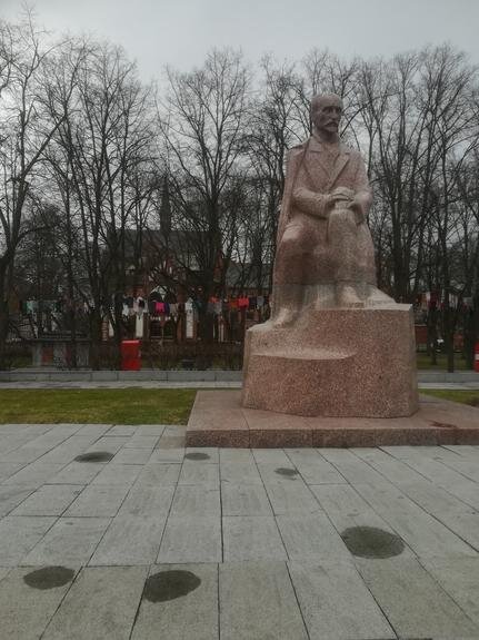    Латвийская Академия художеств как филиал психбольницы