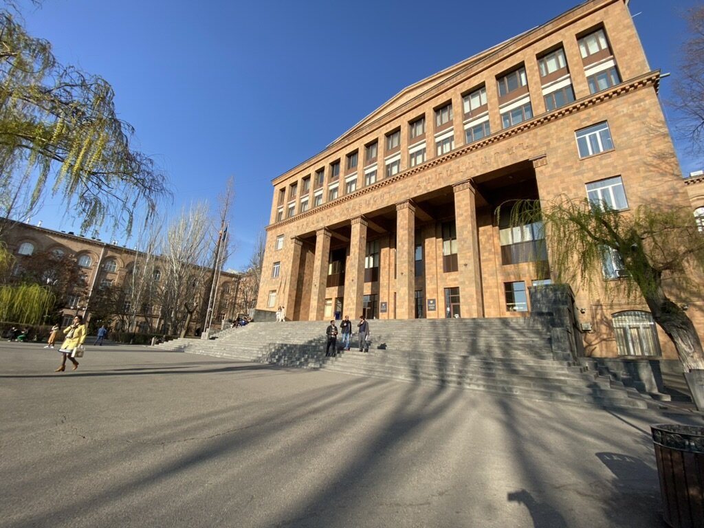 Ереванский Государственный Университет, главный корпус