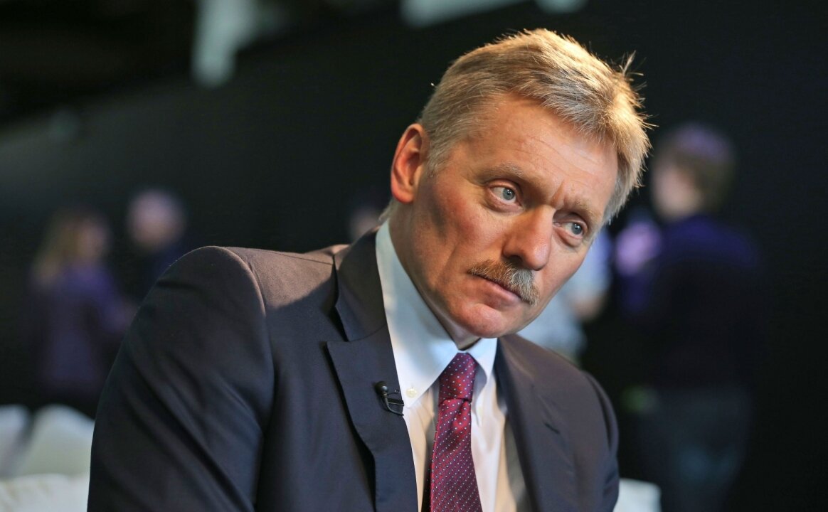    Песков ответил на слова Лукашенко, что военные с обеих сторон на Украине договариваются
