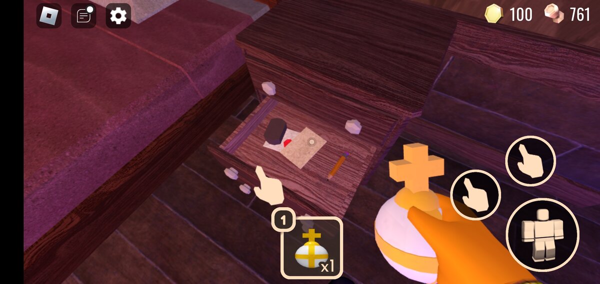 Это Святая Ручная граната ей можно убить себя монстра и своего напарника