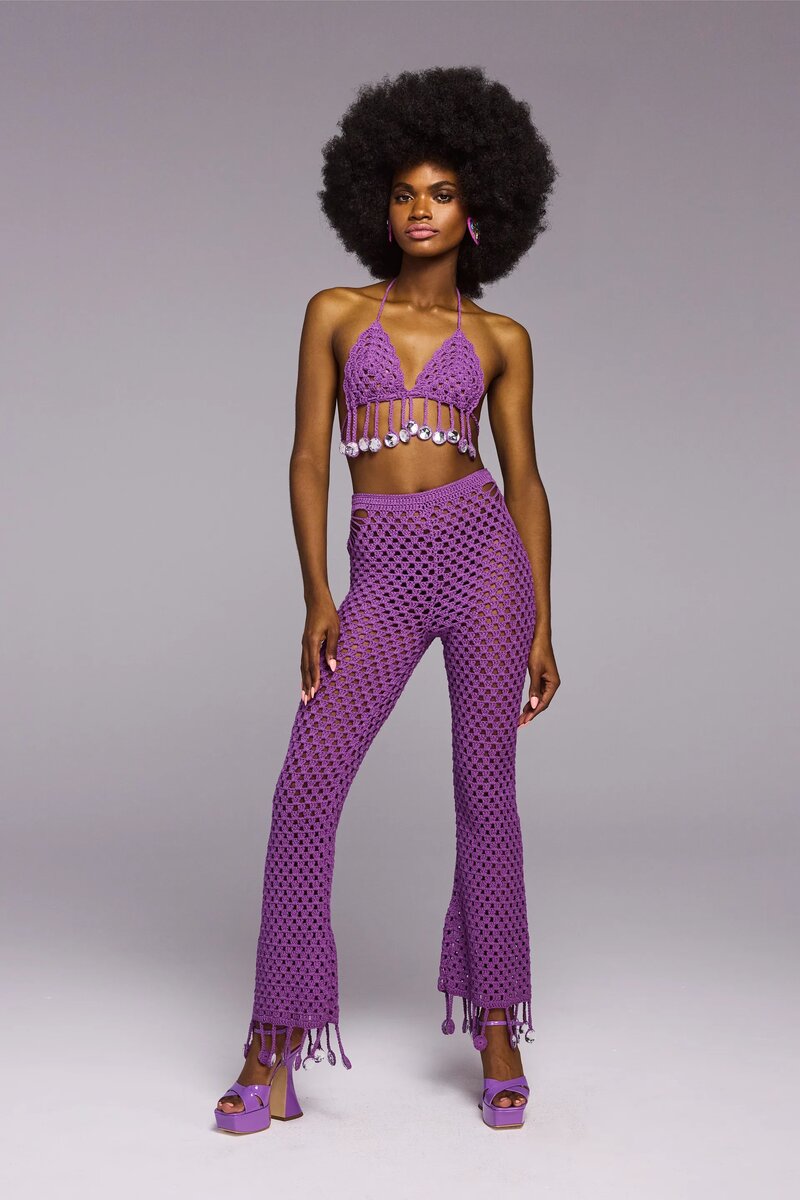 Источник фото: https://www.vogue.com/fashion-shows/resort-2023/moschino