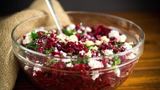    Недорого и вкусно: салат со свеклой и творогом Дарья Смирнова